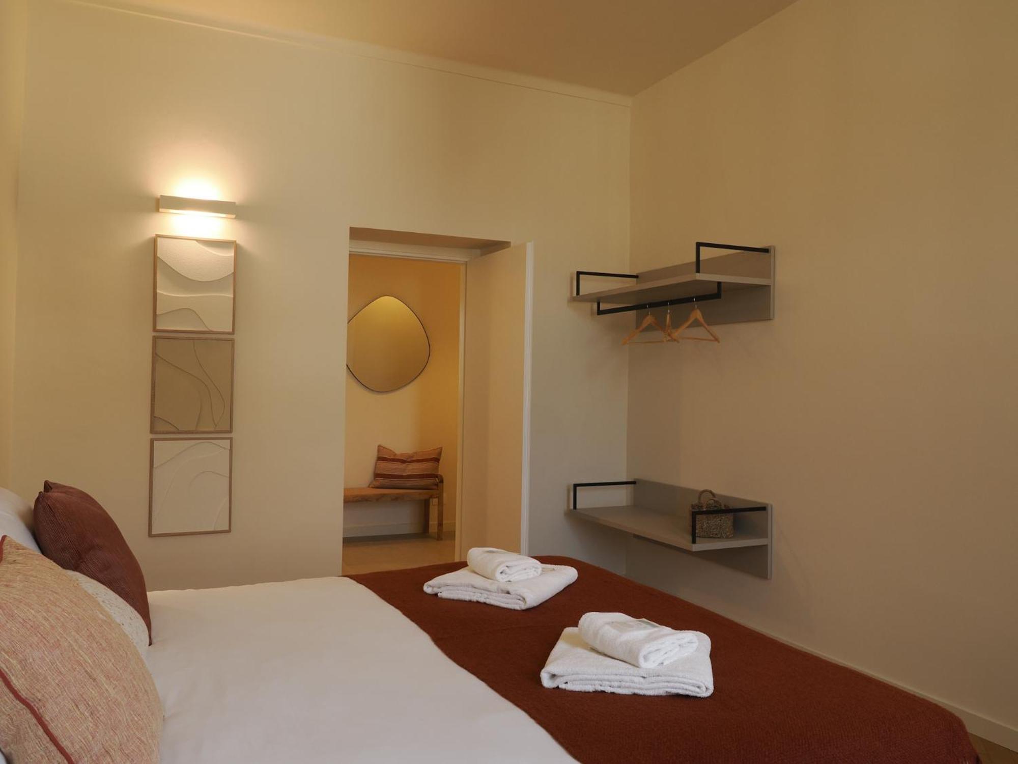 Giselda - Oval Apartment